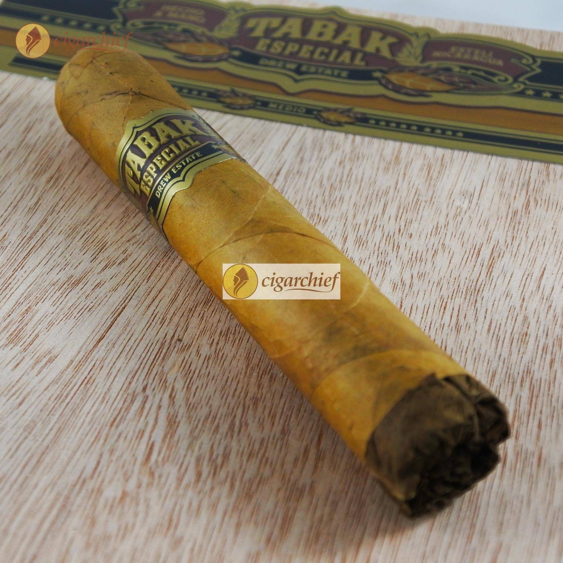 Drew-Estate-Cigars-Tabak-Especial-Robusto-Medio-Single-Cigar-Wood.jpg